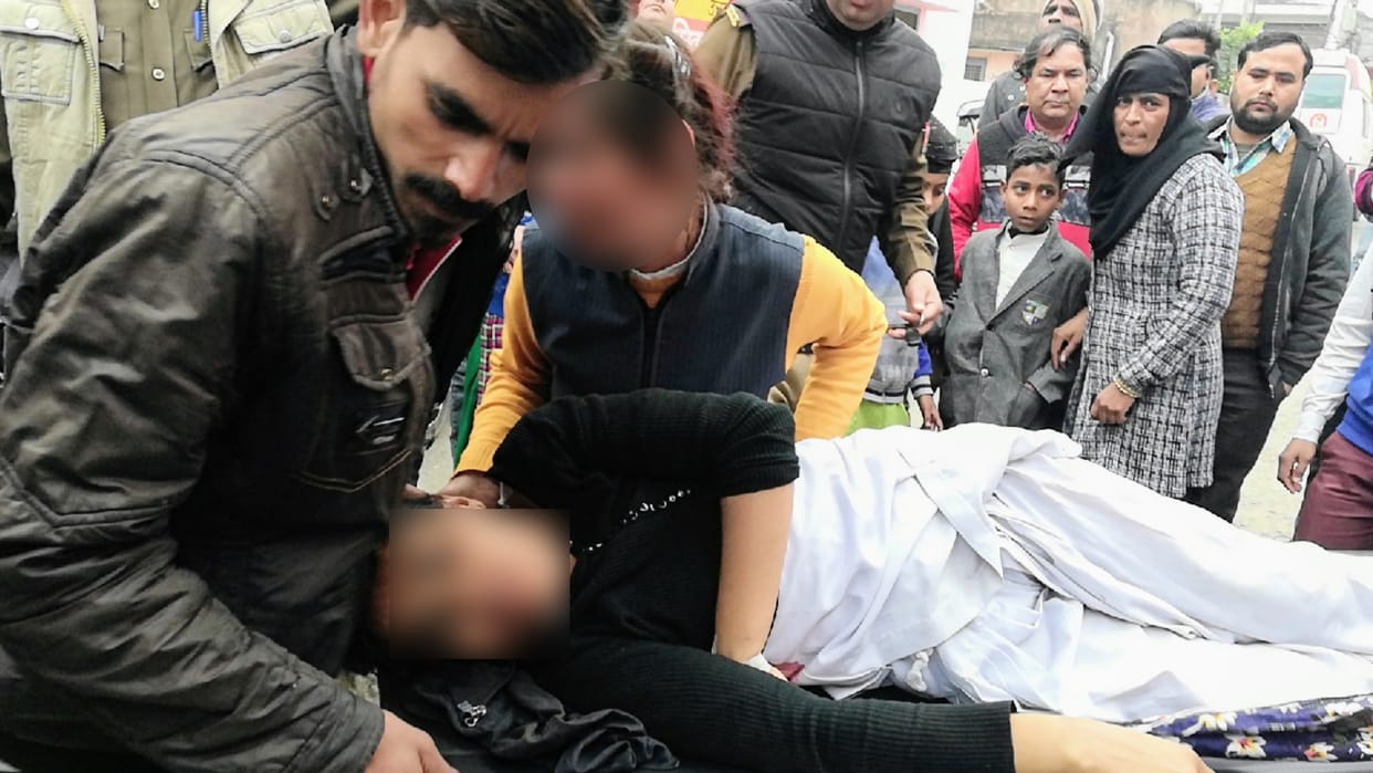 Youth attemped to kill the girl student in one sided love in Meerut