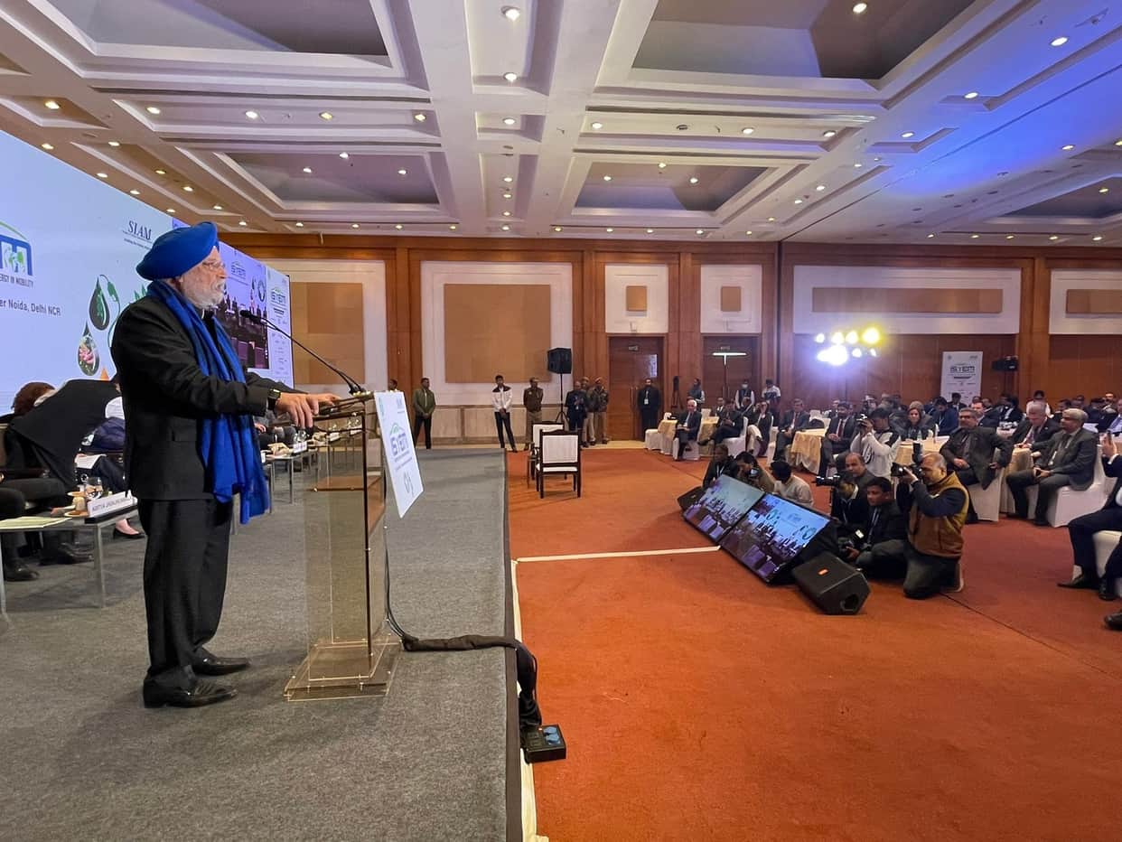 Auto Expo 2023 Hardeep Singh Puri asks automobile manufacturers to start introducing green vehicles in market