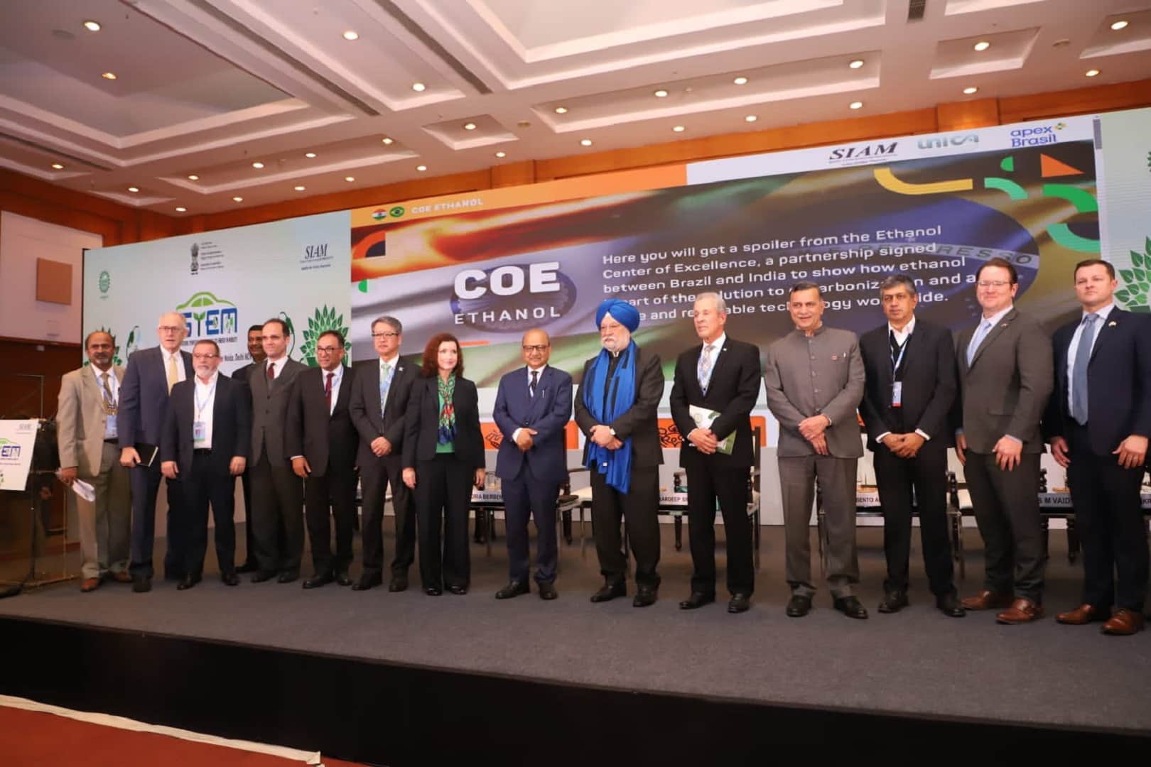 Auto Expo 2023 Hardeep Singh Puri asks automobile manufacturers to start introducing green vehicles in market