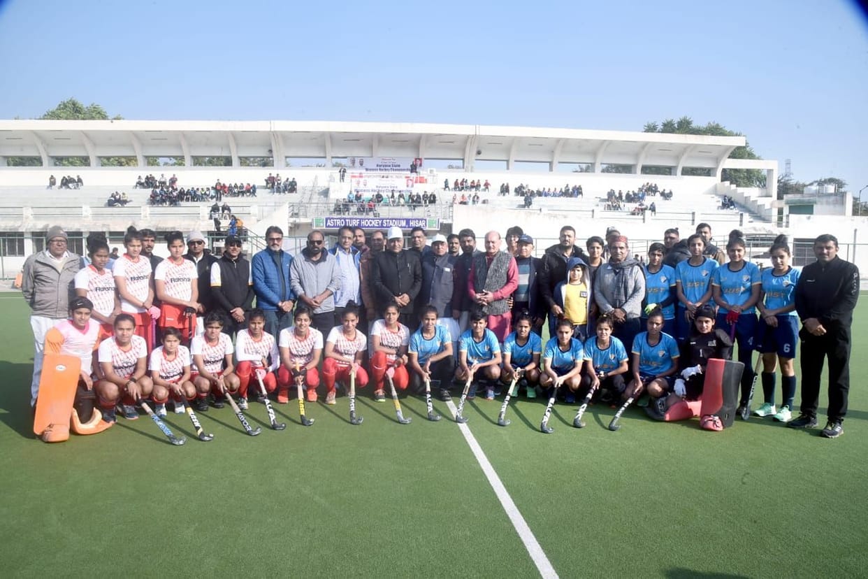 Hisar's junior team won the trophy by defeating Sonepat 3-0 in the penalty shootout.