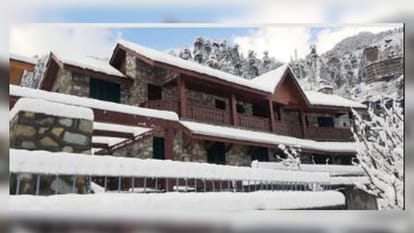 Kangana ranaut Shared her Manali House Photos said She is Missing Til ka Laddoo made by her Mother