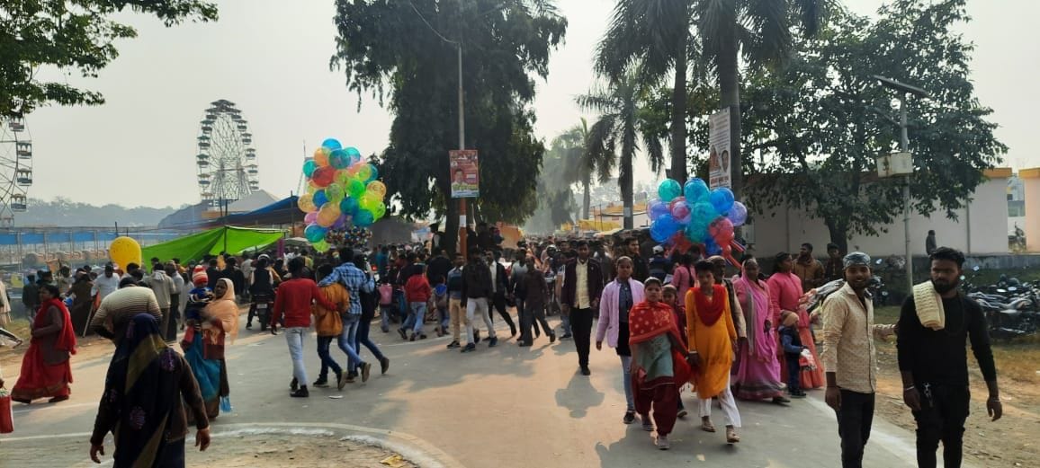 Khichdi offered on the tomb and tomb of sant kabir nagar