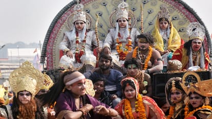 New model car became the center of attraction in the procession on Ramanandacharya Jayanti