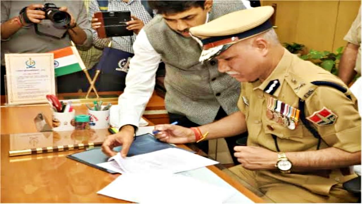 DGP gave instructions to do paperless work in police office