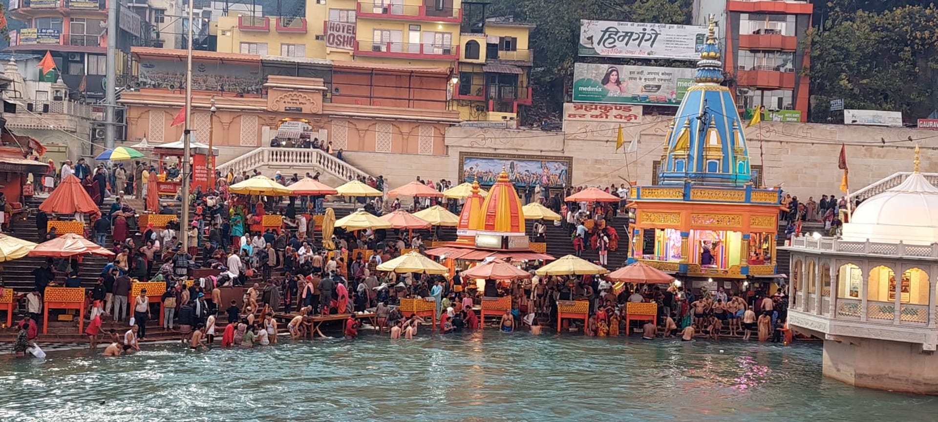 Makar sankranti 2023 ganga snan in Haridwar huge crowd of devotees uttarakhand news in hindi Watch photos