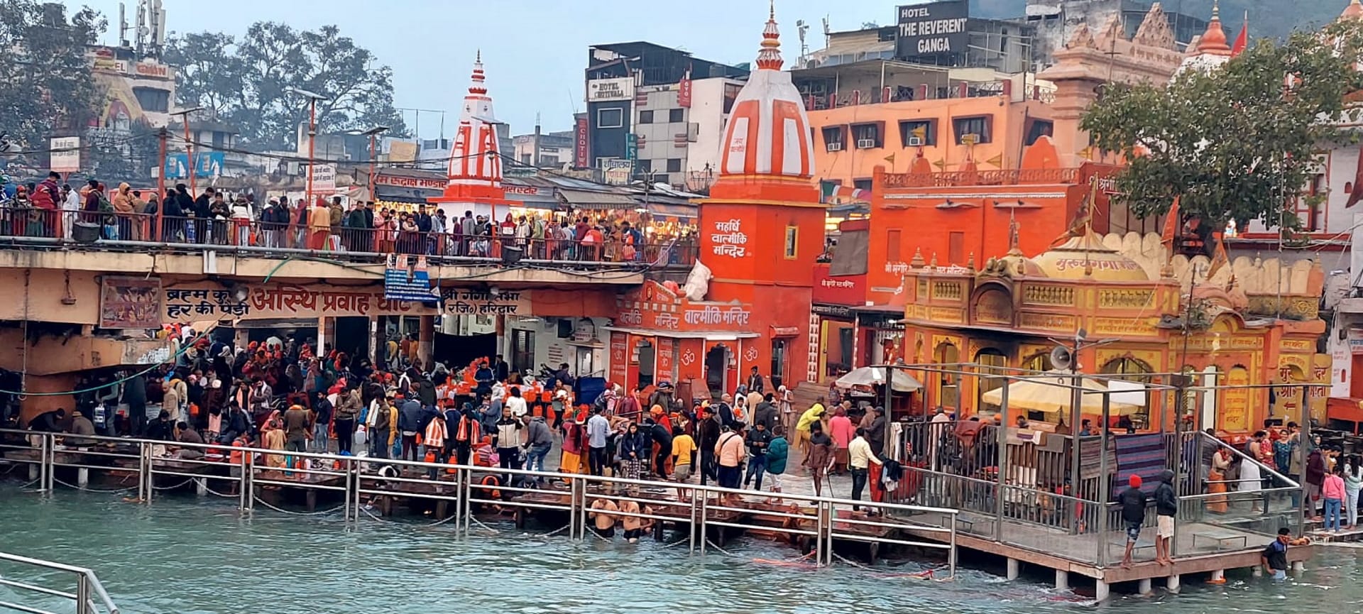 Makar sankranti 2023 ganga snan in Haridwar huge crowd of devotees uttarakhand news in hindi Watch photos