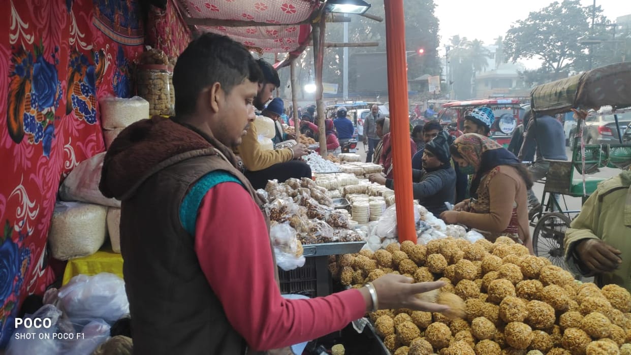 Makar Sankranti: Bhagalpur's Katrani Chuda and Gaya's Tilkut are still excellent, packets dominate the curd