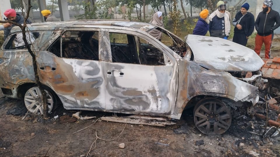 Car caught fire after collided with pillar in Kapurthala