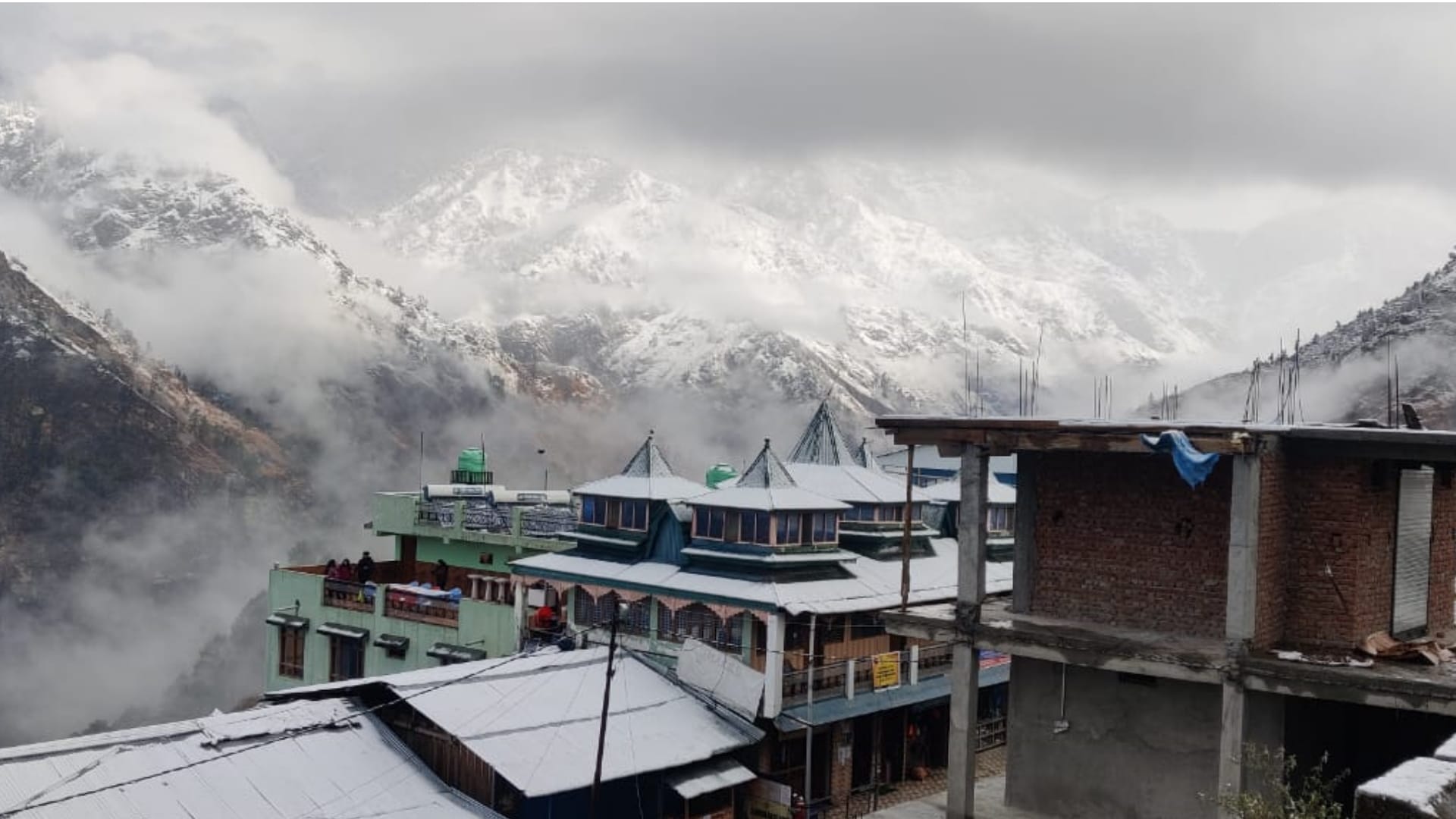 Uttarakhand weather News Snowfall in uttarakhand Char Dham badrinath kedarnath yamunotri watch photos