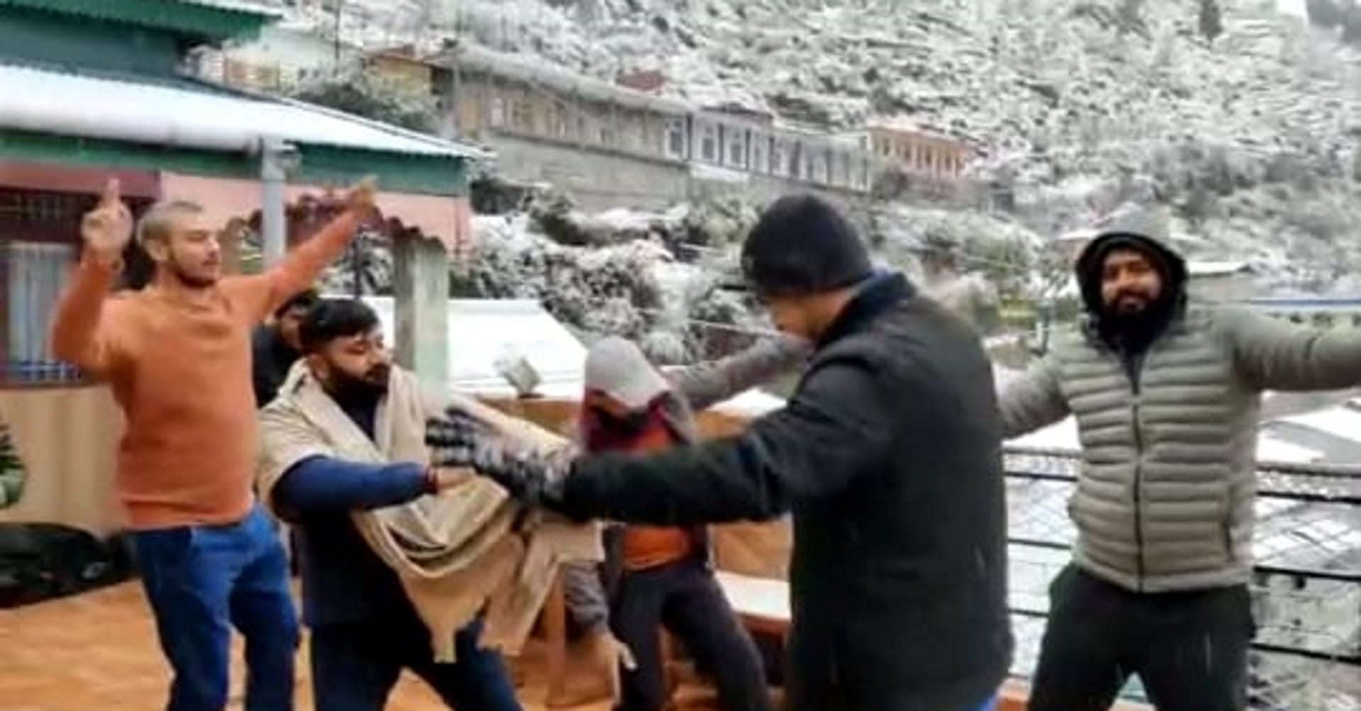 Uttarakhand weather News Snowfall in uttarakhand Char Dham badrinath kedarnath yamunotri watch photos
