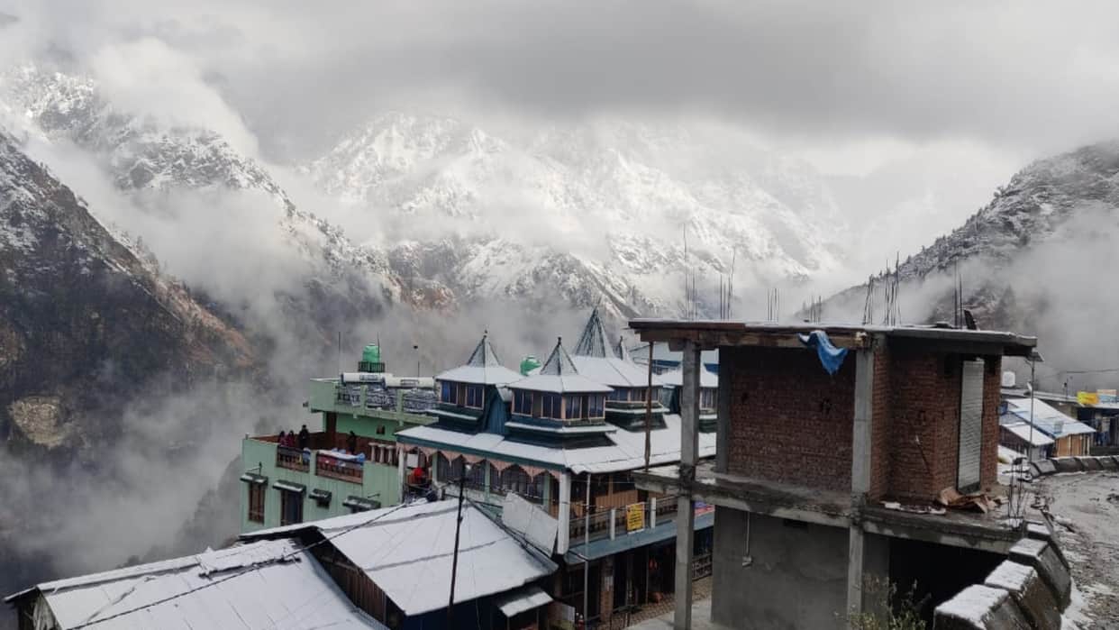 Weather news if snowfall keep remaining in hilly states mercury may dip upto zero degree celcius in plain area