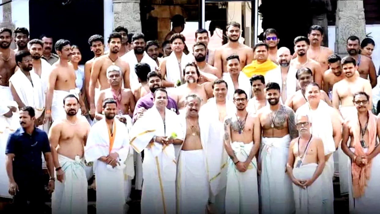 Indian cricketer Suryakumar, Shreyas, Axar, Kuldeep, Chahal visit Sree Padmanabhaswamy Temple before 3rd ODI