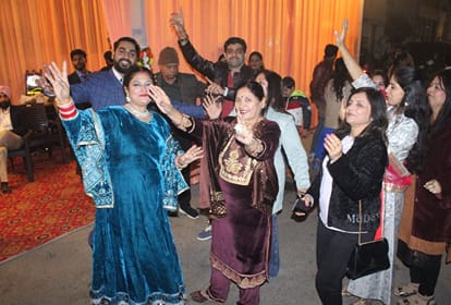 Lohri festival 2023: Children celebrated Lohri in Punjabi dress, then danced to the beat of drums