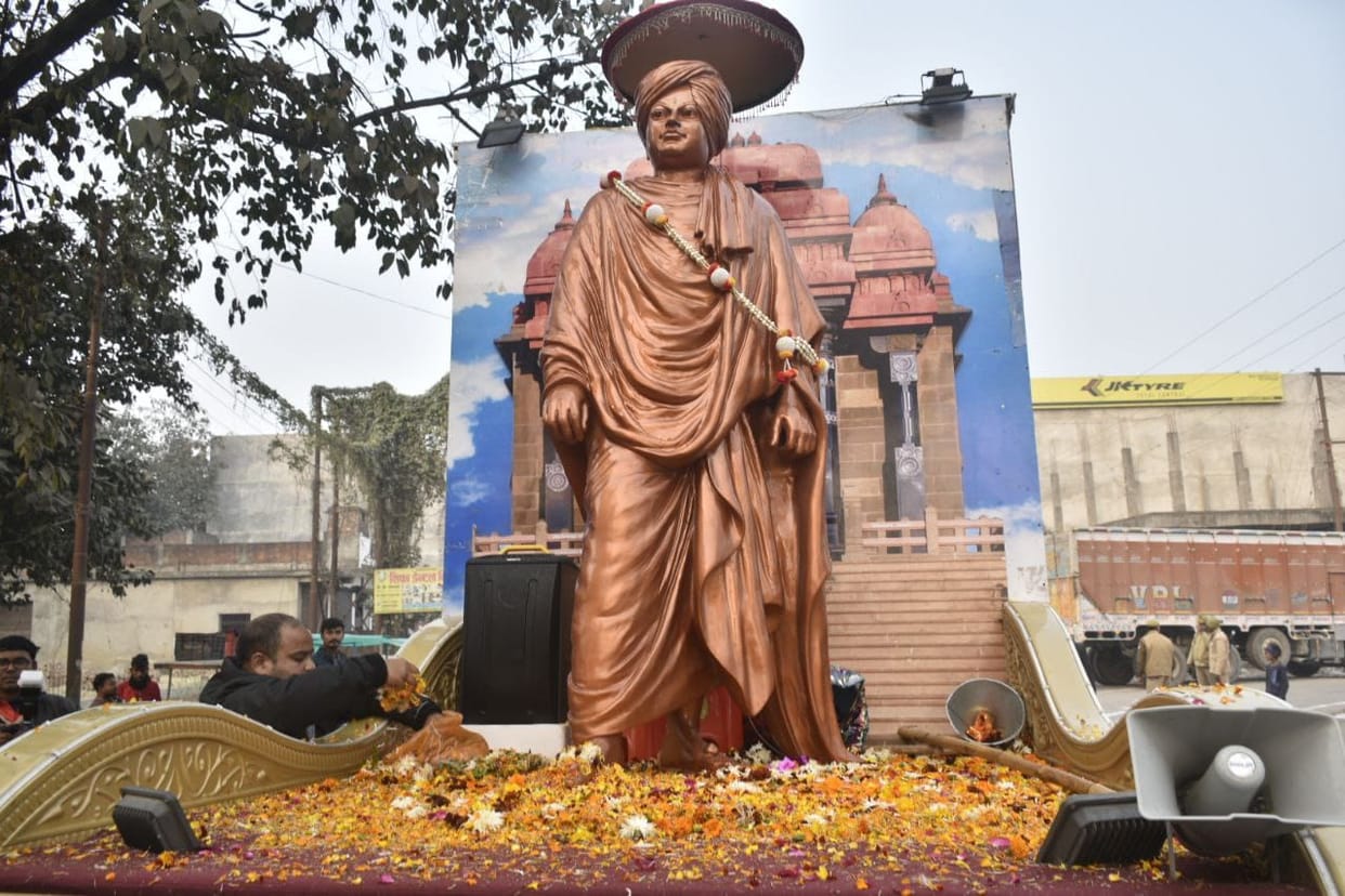 Swami Vivekananda statue will come varanasi at rath on 17 january yatra will go to Prayagraj