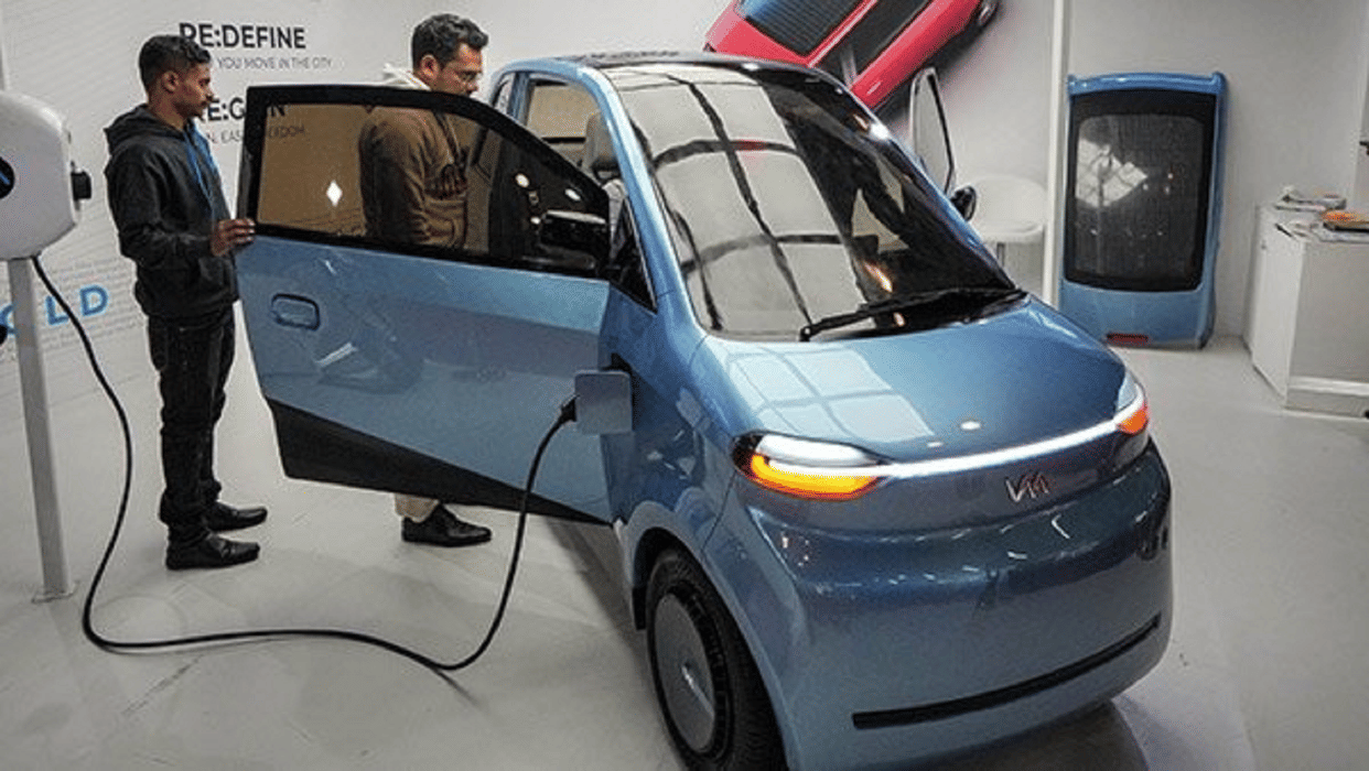 Auto Expo 2023 Vayve Mobility Unveils India's first Solar-Powered Electric Car Eva Know Range Features Specs