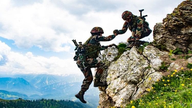 Indian Army: गश्ती नौकाएं-लैंडिंग क्राफ्ट और निगरानी प्रणाली खरीदेगी सेना, सीमावर्ती क्षेत्रों में होगी तैनाती