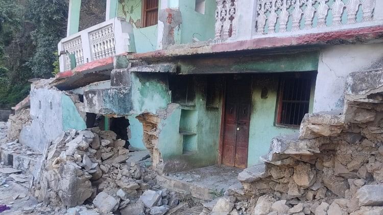 रुद्रप्रयाग: मरोड़ा गांव में टूटे घर