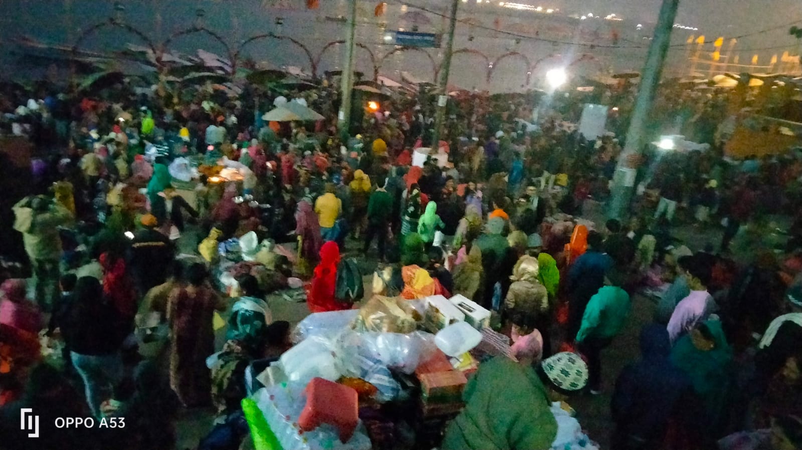Ganga bath in pictures: Lakhs of people thronged the Ghats of Kashi, people taking holy dip since dawn