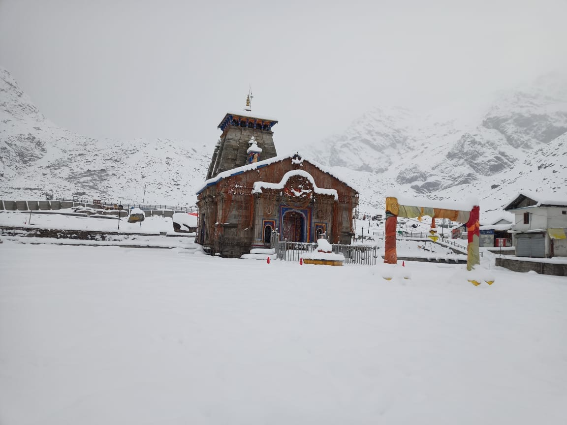 Uttarakhand weather Snowfall News Today Snow Covered Kedarnath Beautiful Visuals