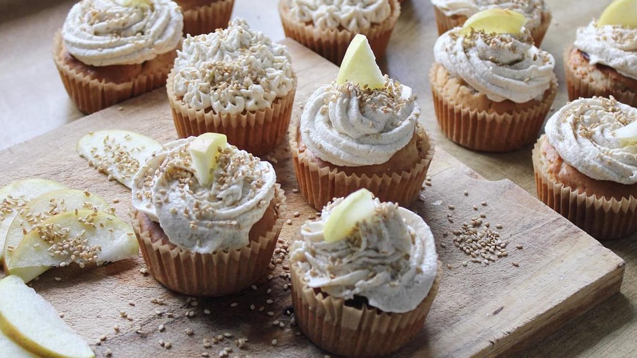 Makar Sankranti 2023 how to make Cup cake made by Til sesame seeds
