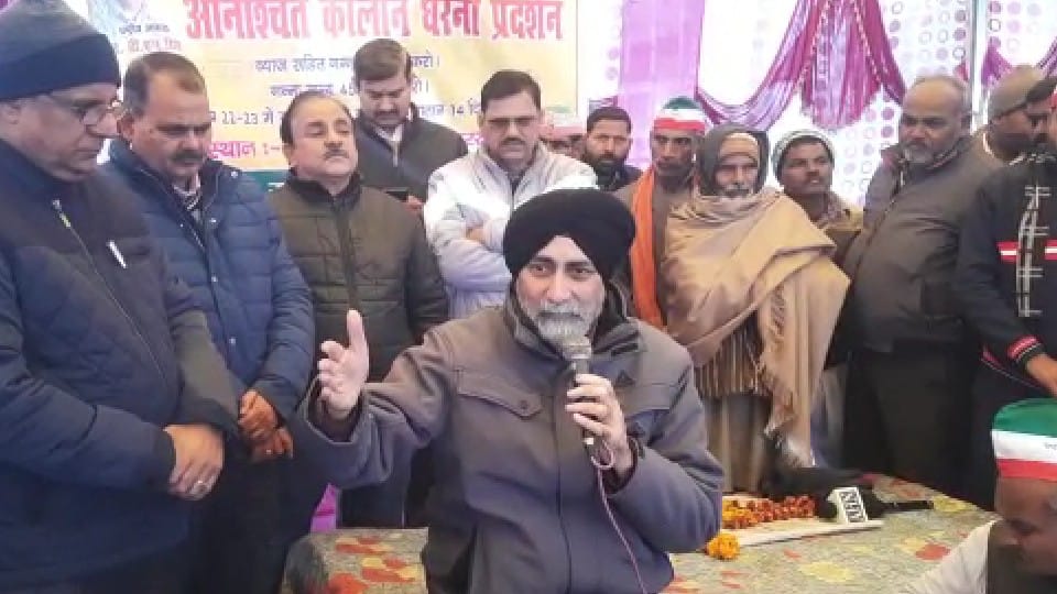 VM Singh addressed Kisan Mahapanchayat over due sugarcane payment in Pilibhit