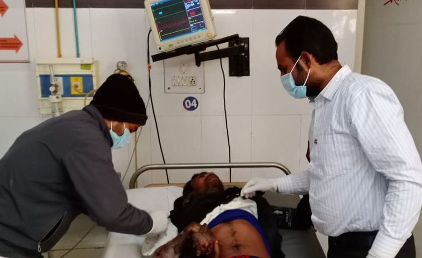 While correcting the fault, the young man got electrocuted, jammed