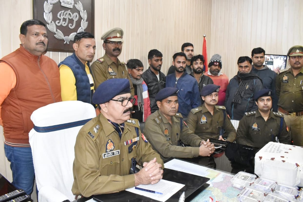 fake note Factory busted in Ghazipur six Criminal arrested with currency worth many lakhs
