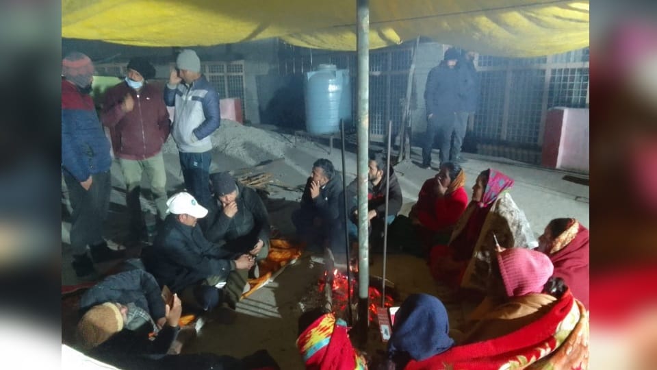 Joshimath Is Sinking: Eight families living behind Hotel Mountview returned to their homes