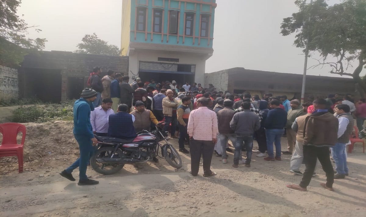 Geyser gas killed married woman in jaunpur died of suffocation in bathroom