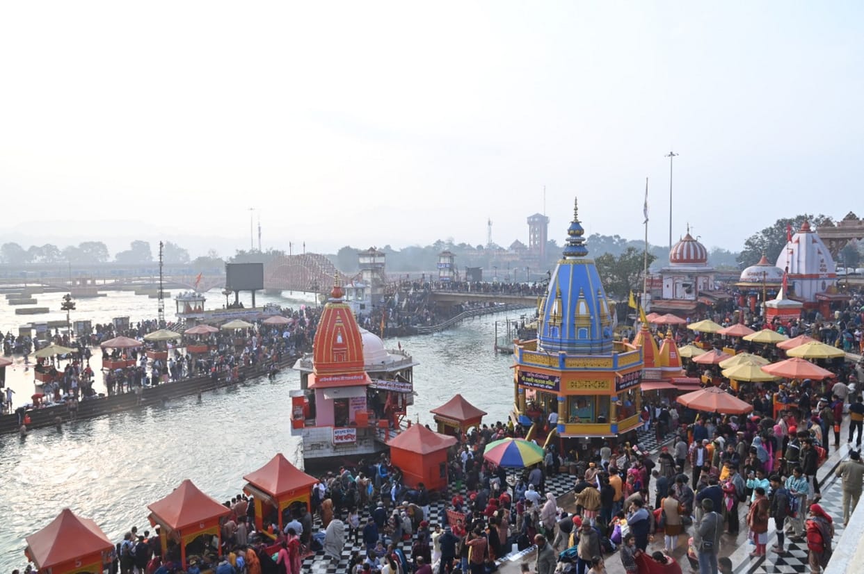 Makar sankranti 2023 ganga snan in Haridwar second day huge crowd of devotees uttarakhand Watch photos