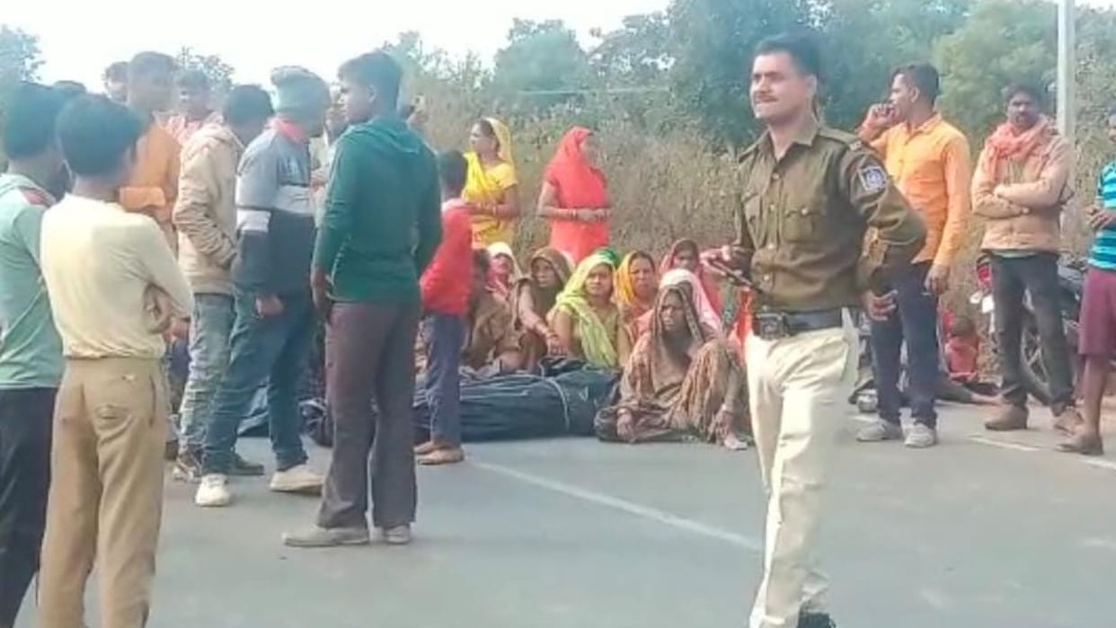 Suspicious death of a youth in Barchhad Umaria, villagers demand action movement ends after persuasion