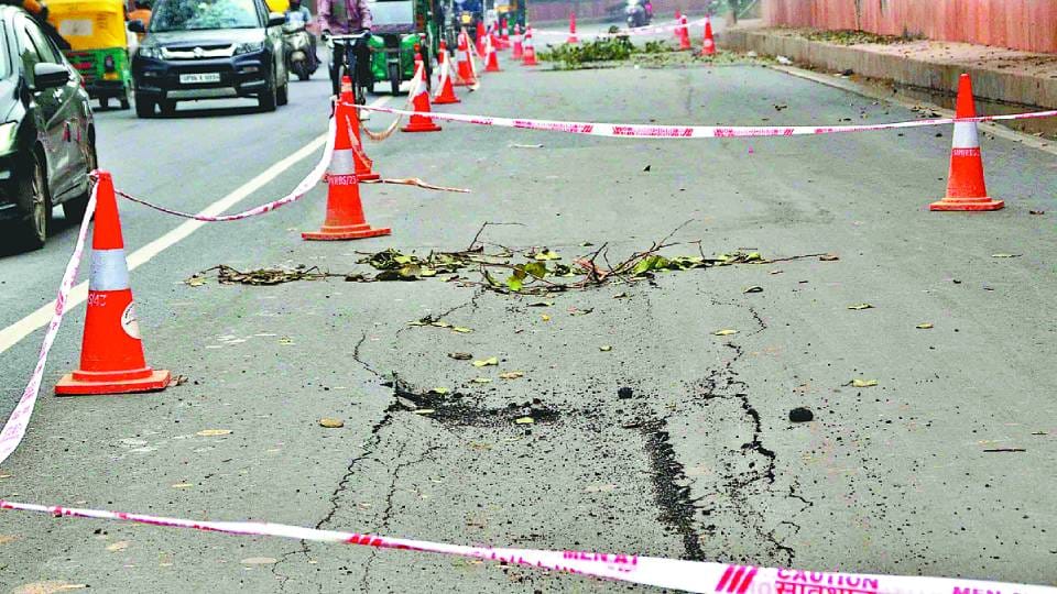 road between Taj Mahal and fort has sunk in in Agra  G-20 guests will go through this route