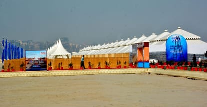 Before Dev Diwali, a tent city will be decorated on the sand across the Ganga
