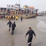 West Bengal: फंसे तीर्थयात्रियों की दो नौका