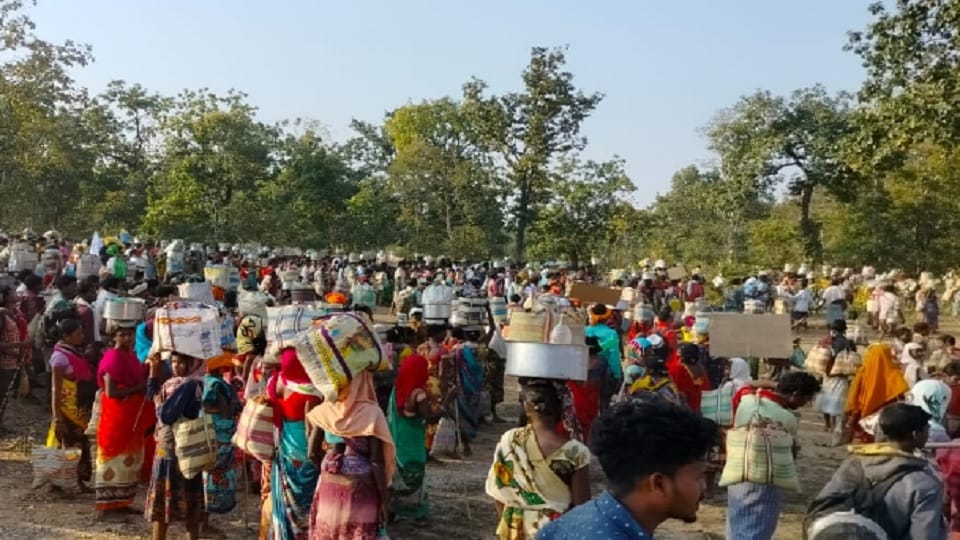 Bijapur: Bridge construction without permission of Gram Sabha, protest started