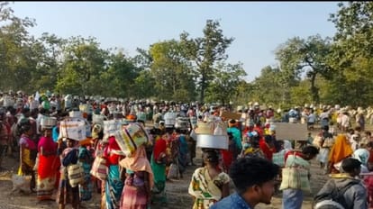 विरोध प्रदर्शन के लिए जुटे लोग