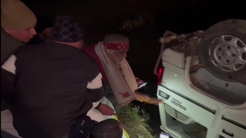 escort vehicle in the cavalcade of MoS Ashwini Choubey met with an accident in Dumrao