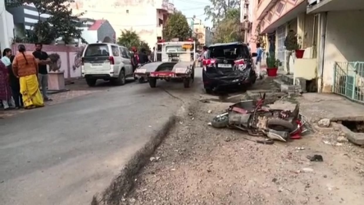 eight vehicles damaged in collision with overspeed truck in korba