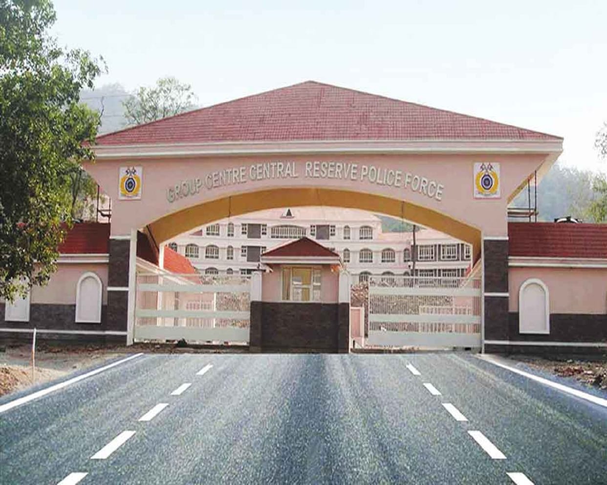 Eunuchs dancing on Raising Day rocks CRPF Group Center, ordered to investigate the celebration