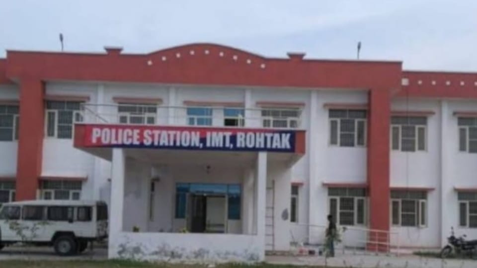 Teenage Boy Commits Suicide after mother scolded him in Rohtak