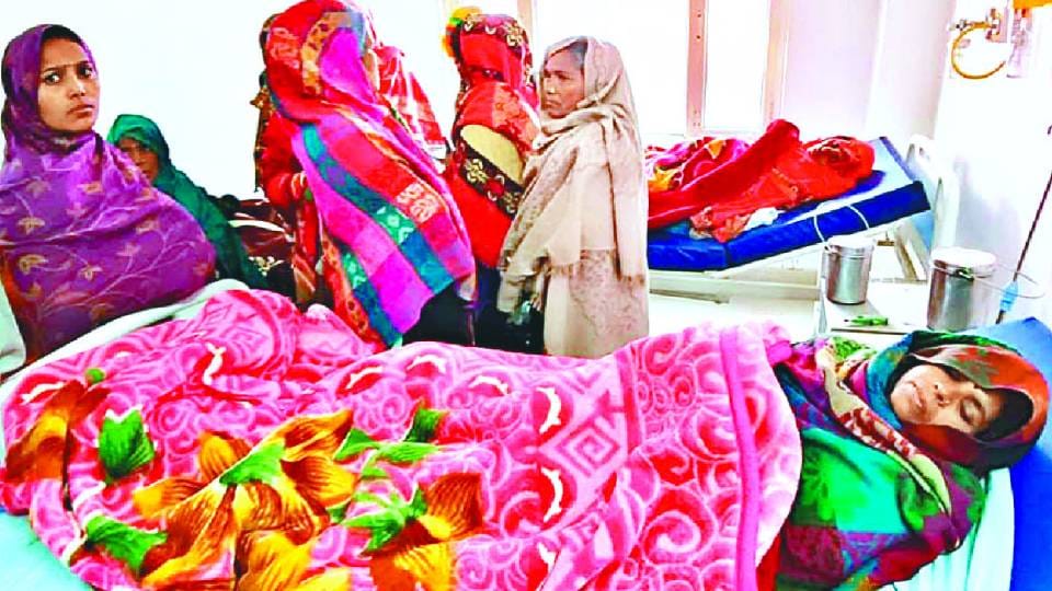 three people were injured after being buried under debris of falling wall In Kasganj