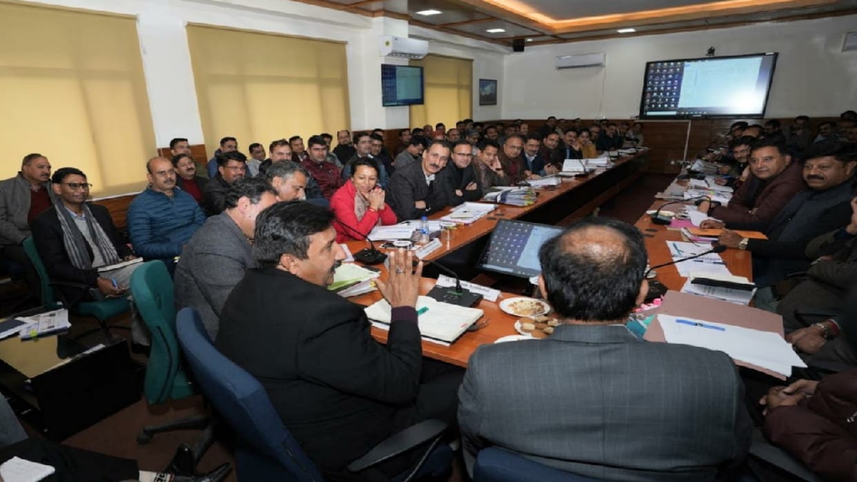 Mukesh Agnihotri said that it is necessary to move towards water conservation in the state
