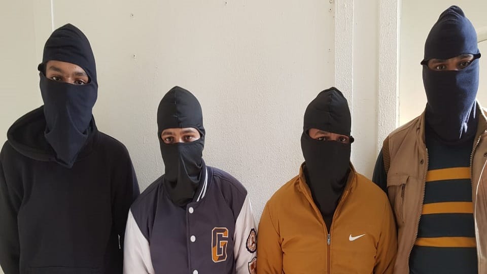 Special Cell of Delhi Police arrested four miscreants of two arms smuggling gangs