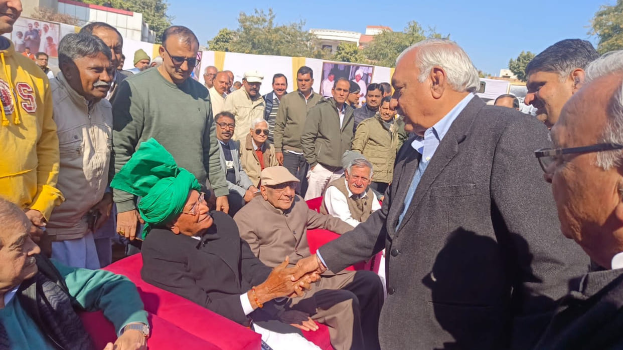 Many leaders reached Rohtak on the birth anniversary of father of former Haryana Home Minister Subhash Batra