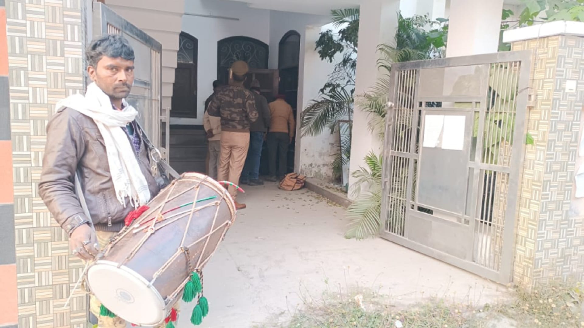 Saharanpur: Big action against former MLC Haji Iqbal and Goods of 30 lakhs were attached from the house