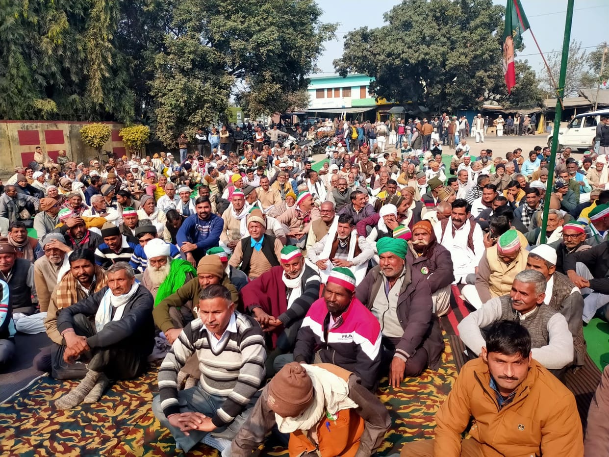Meerut News Live: farmers women start strike at suger mil in Bijnor, read west up latest news