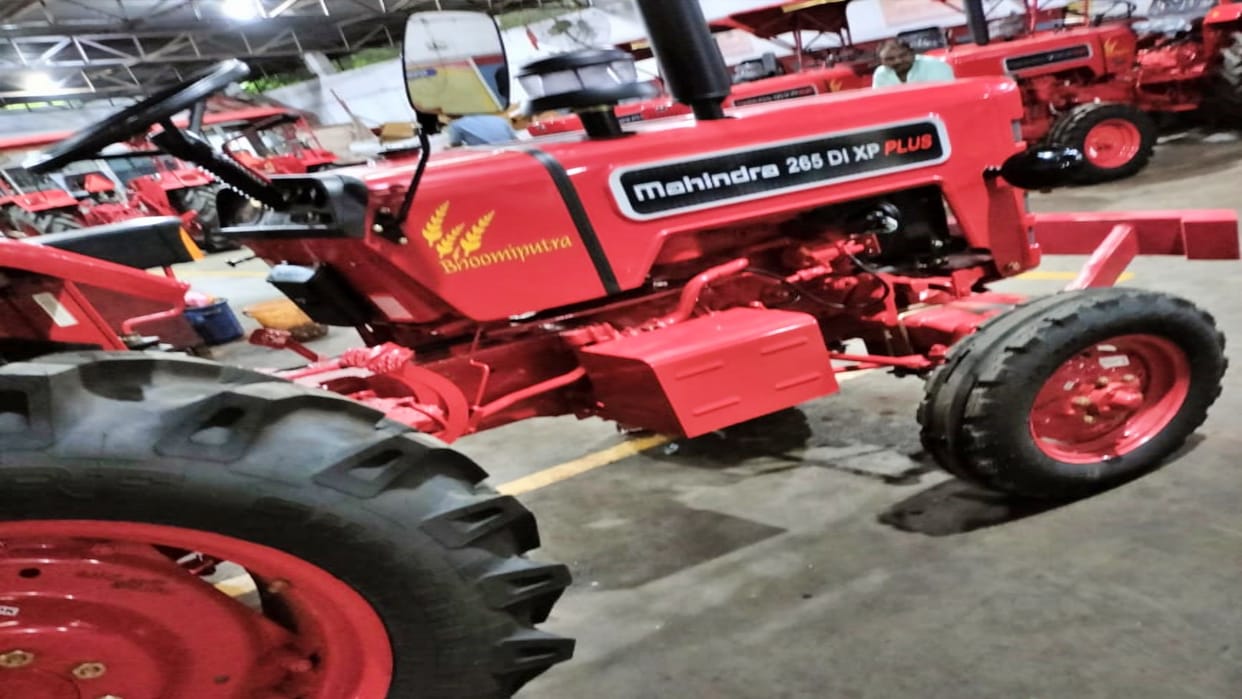 Chhatarpur Tractor-trolley stolen from farmer house in Chhatarpur