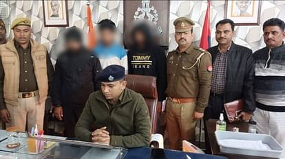 Agra: SSC GD परीक्षा पास कराने वाले गैंग के तीन सदस्य गिरफ्तार, दो लाख में लेते हैं ठेका, राजस्थान का है सरगना परीक्षा पास कराने का ठेका लेने वाले गैंग के आरोपी गिरफ्तार