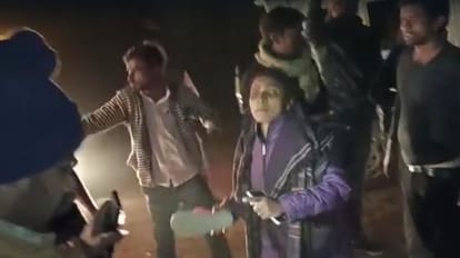 चित्रकूट नगर परिषद अध्यक्ष ने पुलिसकर्मी को मारी चप्पल