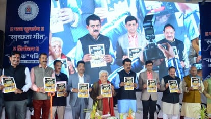 इंदौर में रोज सुबह डोर टू डोर कचरा कलेक्शन के लिए आने वाले वाहनों पर नया गीत सुनाई देगा।